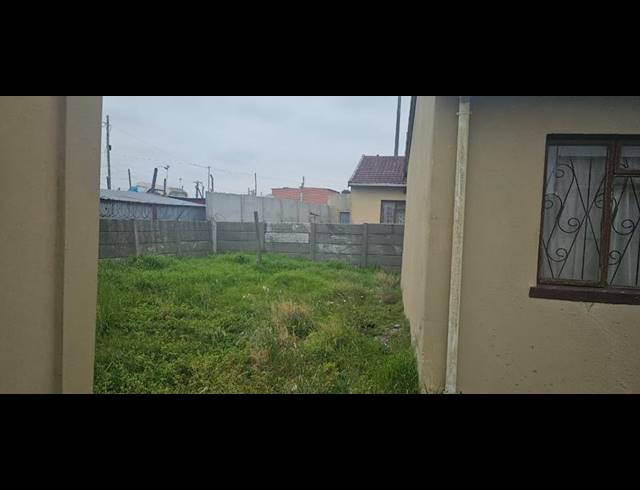 3 BEDROOM HOUSE FOR SALE IN BROWNS FARM